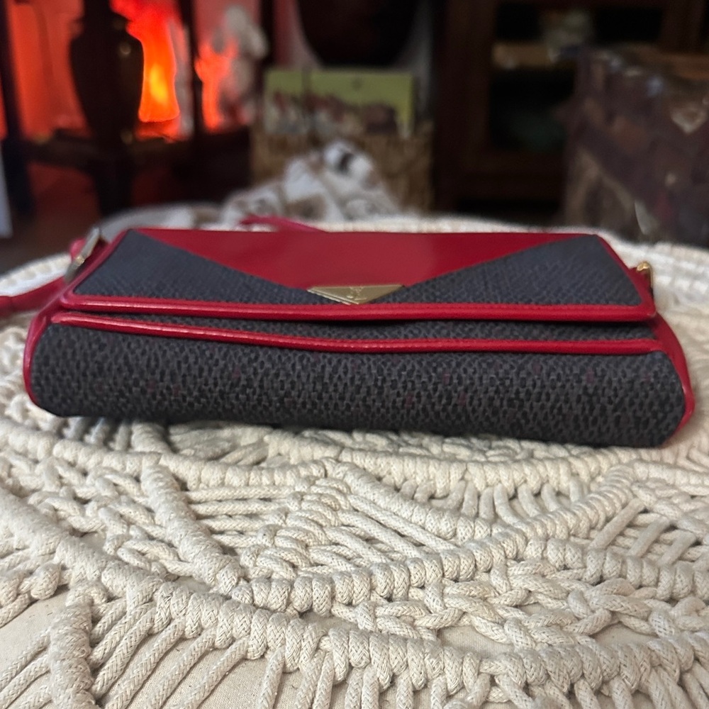 Yves Saint Laurent Red and Black Vintage Crossbody Bag - Picture 11 of 16